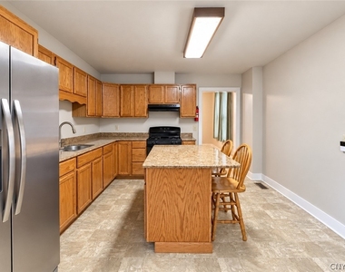 107 Ross Place - Photo Thumbnail 5