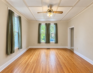 107 Ross Place - Photo Thumbnail 7