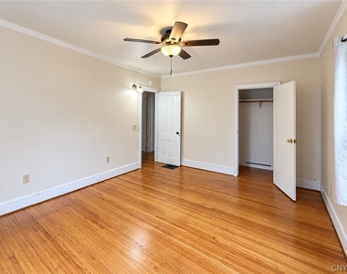 107 Ross Place - Photo Thumbnail 16