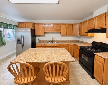 107 Ross Place - Photo Thumbnail 6