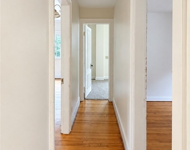 107 Ross Place - Photo Thumbnail 12