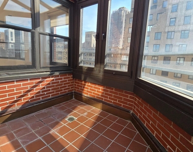 East 86th Street - Photo Thumbnail 2