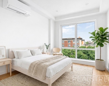 105 Rogers Avenue - Photo Thumbnail 9