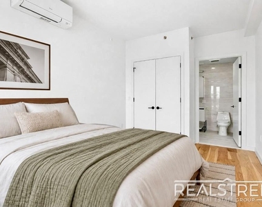 105 Rogers Avenue - Photo Thumbnail 5