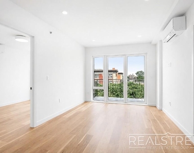 105 Rogers Avenue - Photo Thumbnail 17