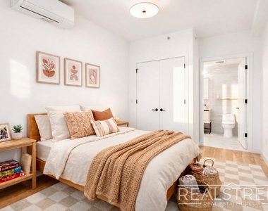 105 Rogers Avenue - Photo Thumbnail 5
