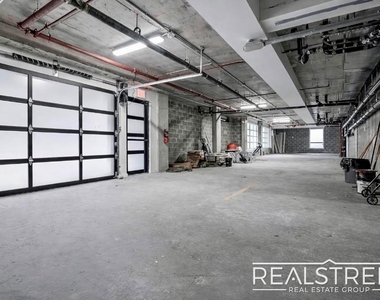 105 Rogers Avenue - Photo Thumbnail 14