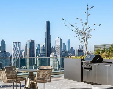 Vanderbilt Avenue - Photo Thumbnail 6