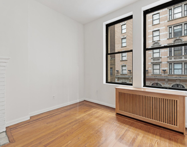  30th Street Madison Avenue - Photo Thumbnail 1