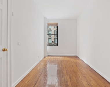  30th Street Madison Avenue - Photo Thumbnail 2