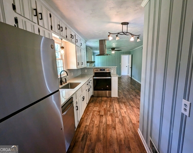 2035 Killian Hill Road - Photo Thumbnail 2