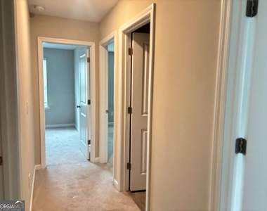 243 Grey Falcon Avenue - Photo Thumbnail 6
