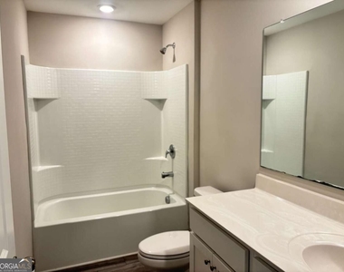 243 Grey Falcon Avenue - Photo Thumbnail 7
