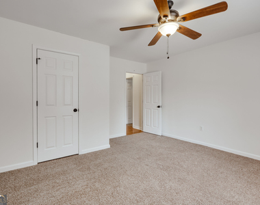 1021 Jessica Way - Photo Thumbnail 18