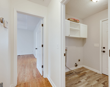 1021 Jessica Way - Photo Thumbnail 22