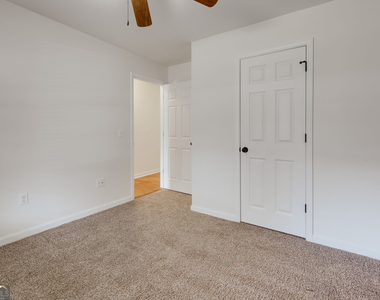 1021 Jessica Way - Photo Thumbnail 16