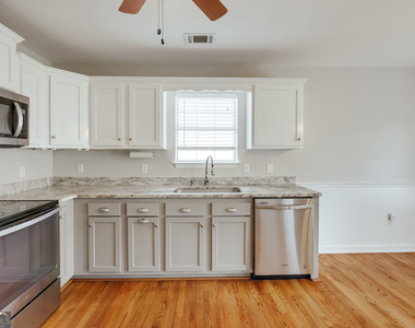 1021 Jessica Way - Photo Thumbnail 12