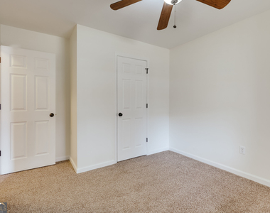 1021 Jessica Way - Photo Thumbnail 15