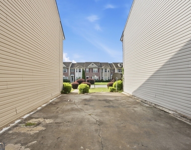 8260 Oakley Circle - Photo Thumbnail 32