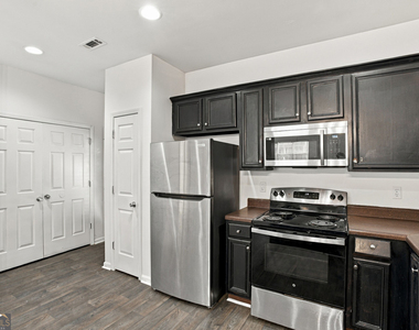 8260 Oakley Circle - Photo Thumbnail 13