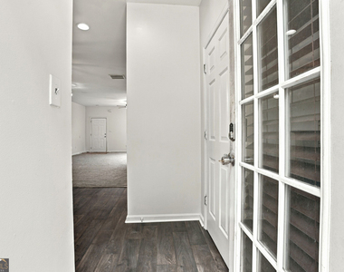 8260 Oakley Circle - Photo Thumbnail 31