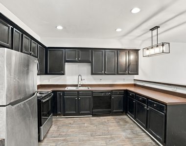 8260 Oakley Circle - Photo Thumbnail 12