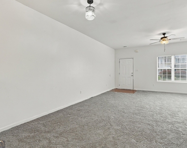 8260 Oakley Circle - Photo Thumbnail 6