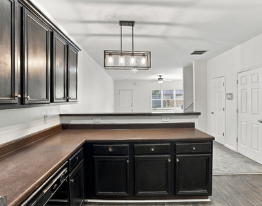 8260 Oakley Circle - Photo Thumbnail 14