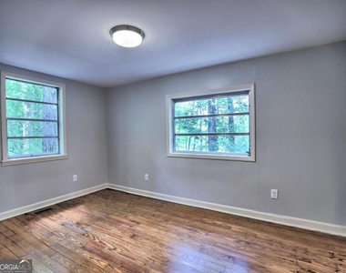 5465 Honeysuckle Trail - Photo Thumbnail 14