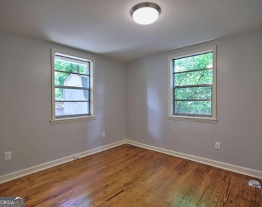 5465 Honeysuckle Trail - Photo Thumbnail 16
