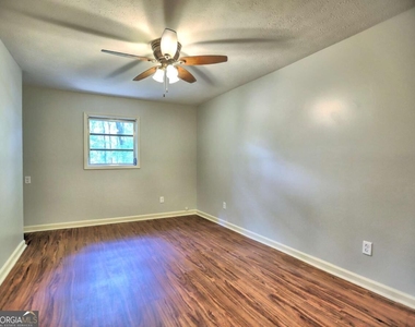 5465 Honeysuckle Trail - Photo Thumbnail 9