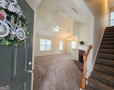 613 N Fairfield Drive - Photo Thumbnail 2