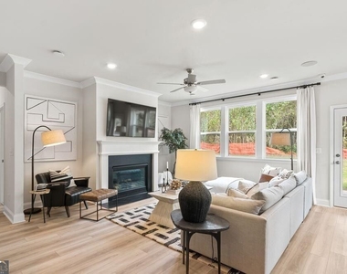 5015 Kennison Way - Photo Thumbnail 9