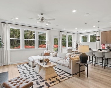 5015 Kennison Way - Photo Thumbnail 10
