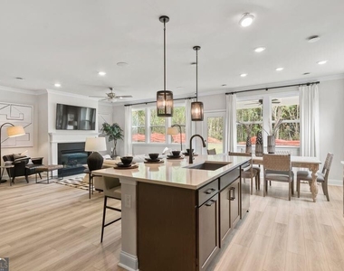 5015 Kennison Way - Photo Thumbnail 5