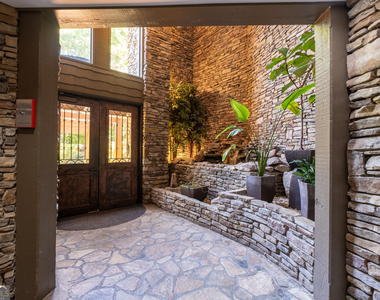 1120 Highland Bluff Drive Se - Photo Thumbnail 1