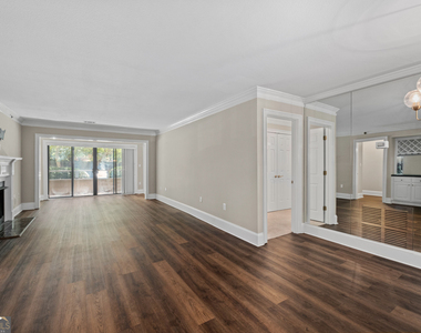 1120 Highland Bluff Drive Se - Photo Thumbnail 3