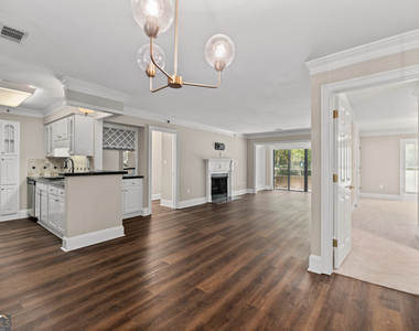 1120 Highland Bluff Drive Se - Photo Thumbnail 10