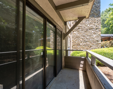 1120 Highland Bluff Drive Se - Photo Thumbnail 17