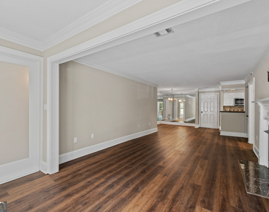 1120 Highland Bluff Drive Se - Photo Thumbnail 14
