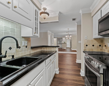 1120 Highland Bluff Drive Se - Photo Thumbnail 8