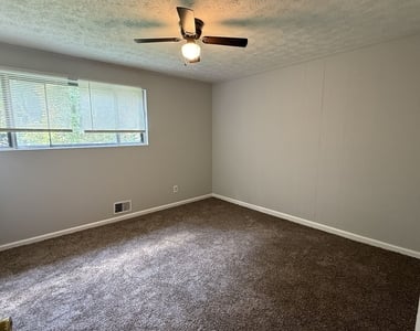 4101 Springlake Circle - Photo Thumbnail 12