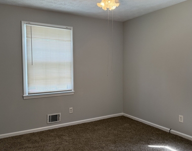 4101 Springlake Circle - Photo Thumbnail 10