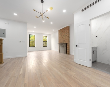 533 Madison Street - Photo Thumbnail 3