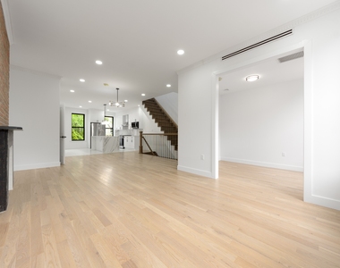 533 Madison Street - Photo Thumbnail 2
