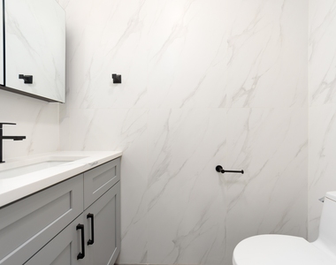 533 Madison Street - Photo Thumbnail 5