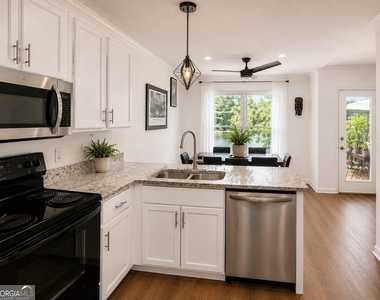 7953 Woodlake Drive - Photo Thumbnail 2