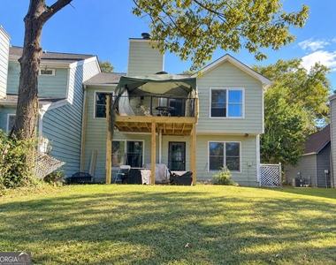 7953 Woodlake Drive - Photo Thumbnail 11