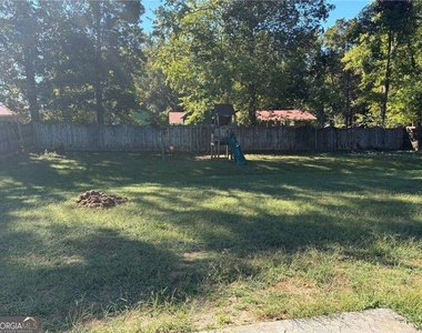 331 Wildwood Circle Se - Photo Thumbnail 7