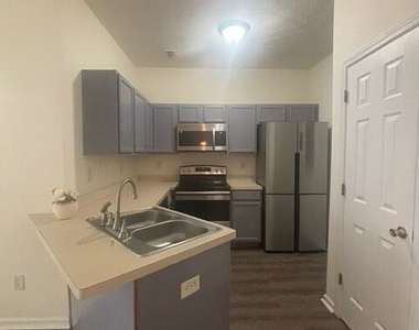 1560 Eastern Sunrise Lne - Photo Thumbnail 4